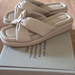 Anne Klein Sandals Size 7 iFlex Memory Foam Women's Aspire Strap Slipper Tan NWT